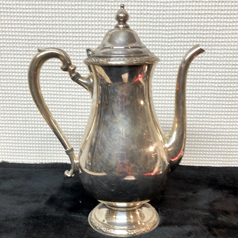 International silver Camille teapot